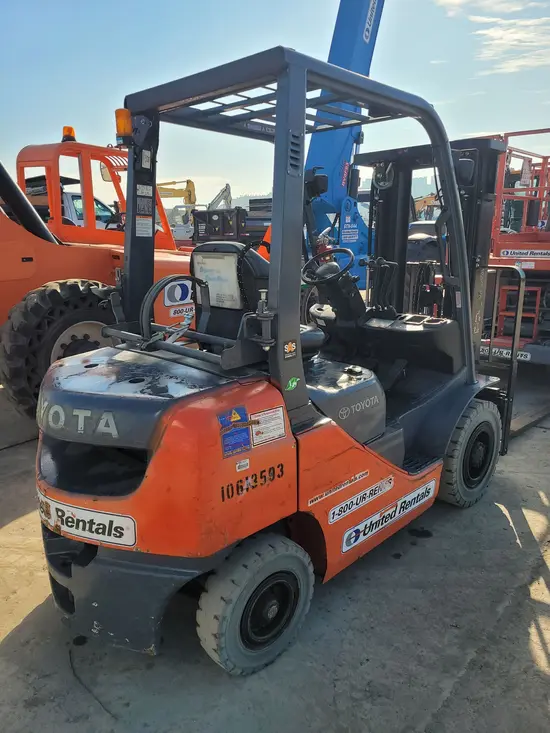 2017 Toyota 8FGU25 Warehouse Forklift