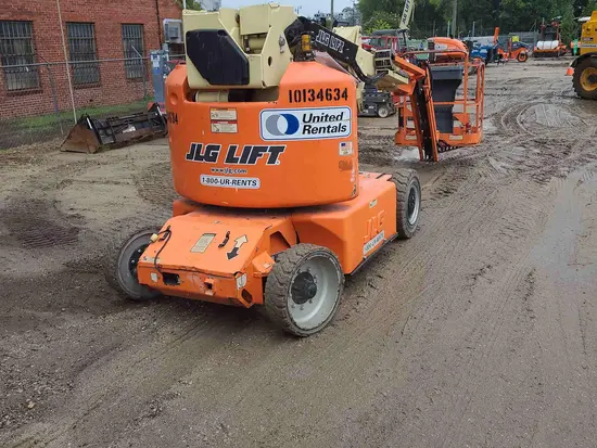 2013 JLG E400AJPN Articulating Boom Lift