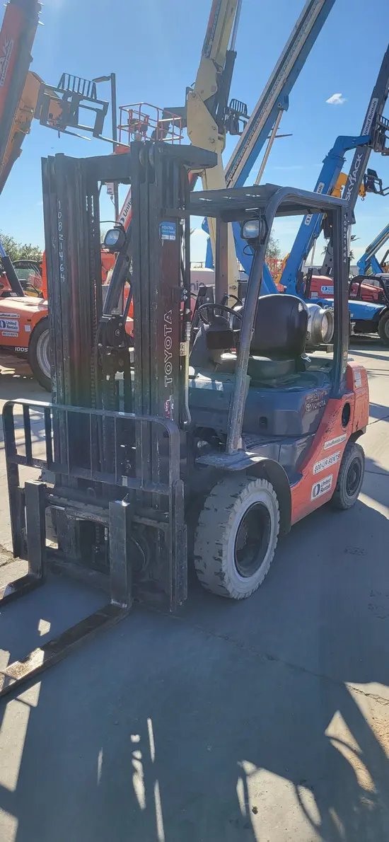 2018 Toyota 8FGU25 Warehouse Forklift