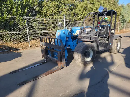 2017 Genie GTH-5519 Forklift