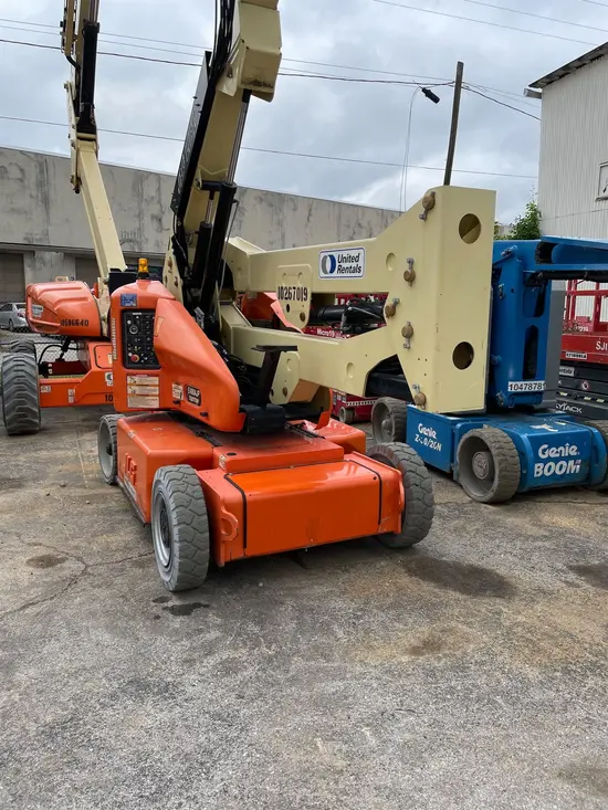 2014 JLG E400AJPN Articulating Boom Lift