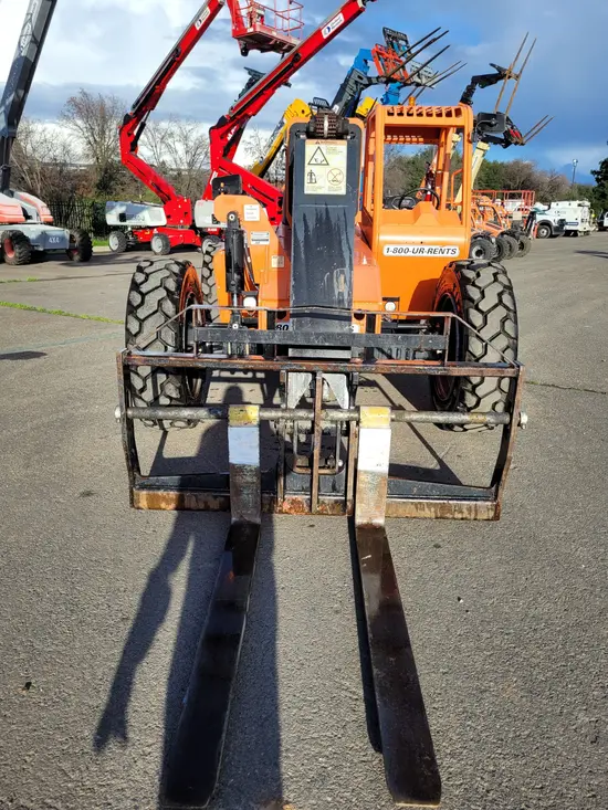 2016 SKYTRAK 6042 Forklift