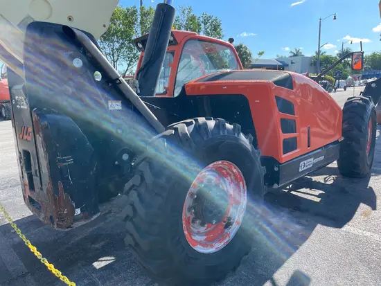 2015 JLG 1055 Forklift