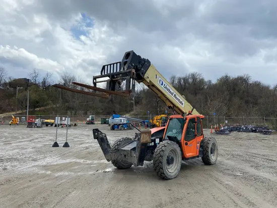 2016 JLG 1055 Forklift