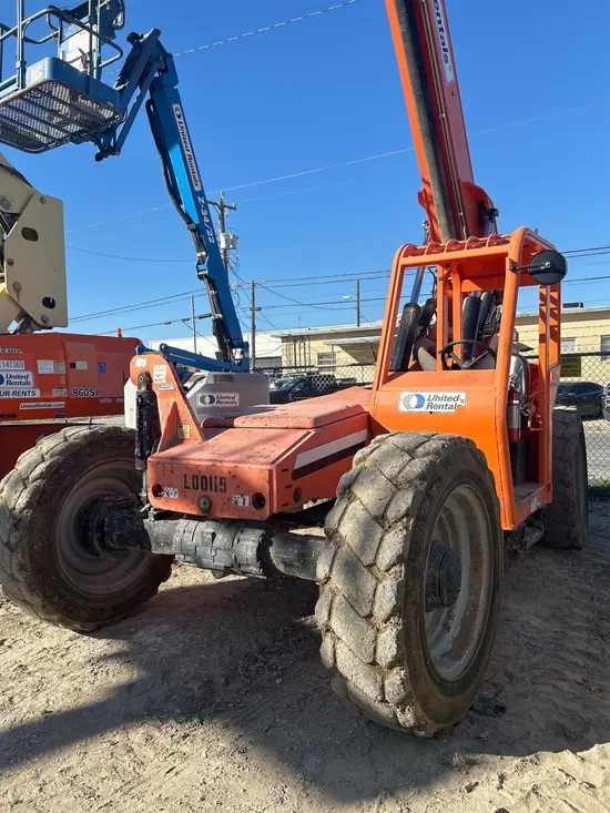 2014 SKYTRAK 8042 Forklift