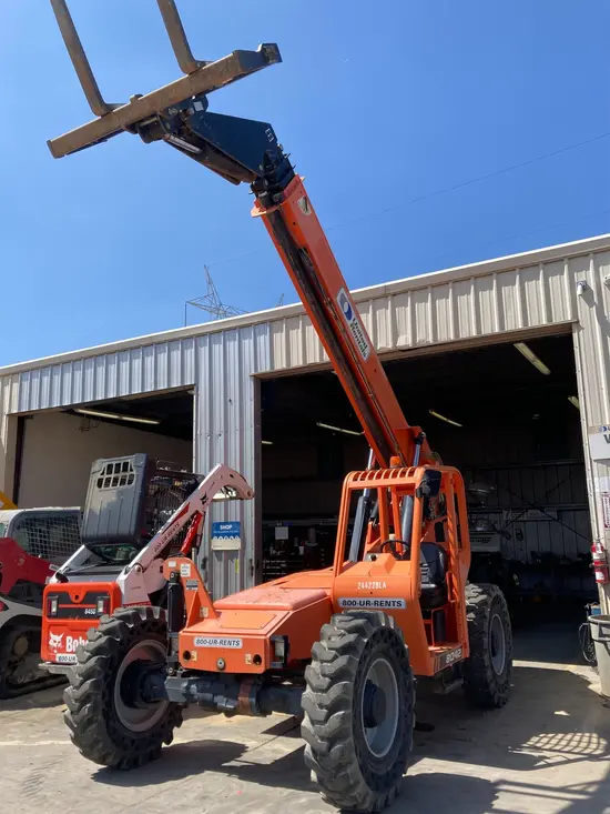 2015 SKYTRAK 8042 Forklift
