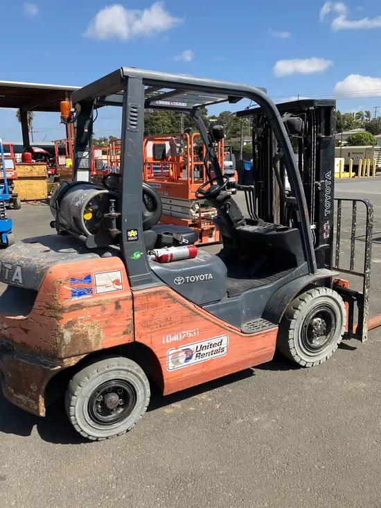 2015 Toyota 8FGU25 Warehouse Forklift