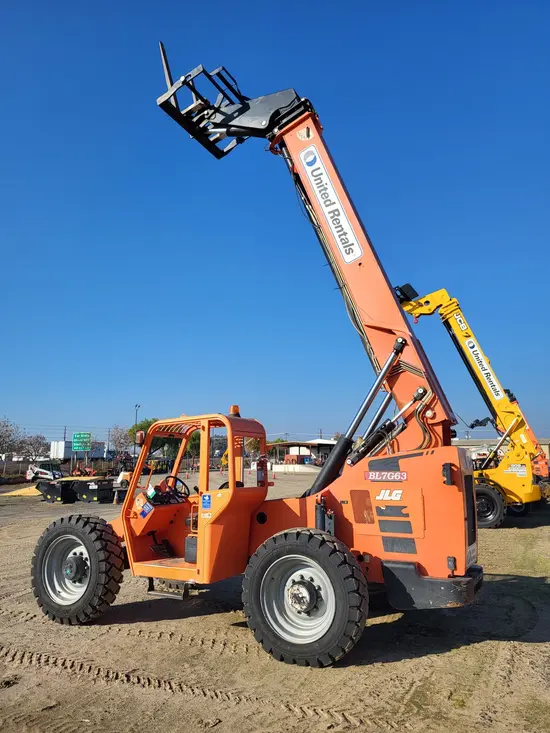 2016 SKYTRAK 8042 Forklift