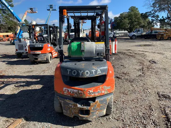 2017 Toyota 8FGU25 Warehouse Forklift