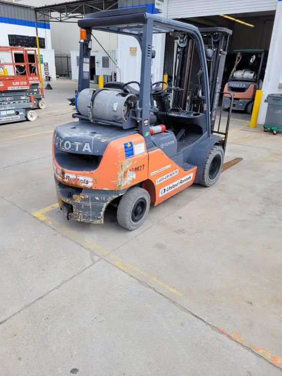 2017 Toyota 8FGU25 Warehouse Forklift