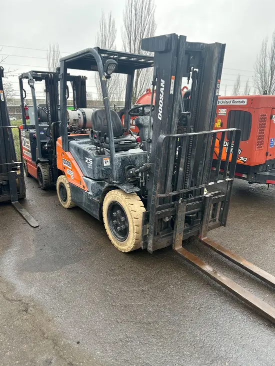 2021 Doosan G25N-7DF Warehouse Forklift