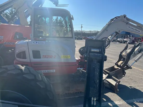 2019 Takeuchi TB250-2 Mini Excavator