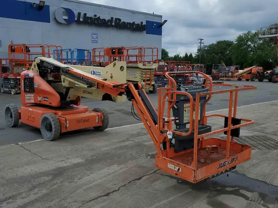 2013 JLG E450AJ Articulating Boom Lift