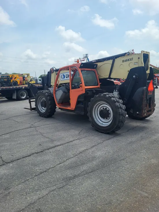 2016 JLG 1055 Forklift
