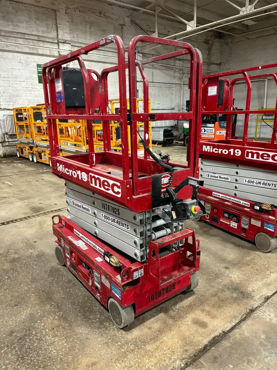 2018 MEC MICRO 19 Scissor Lift