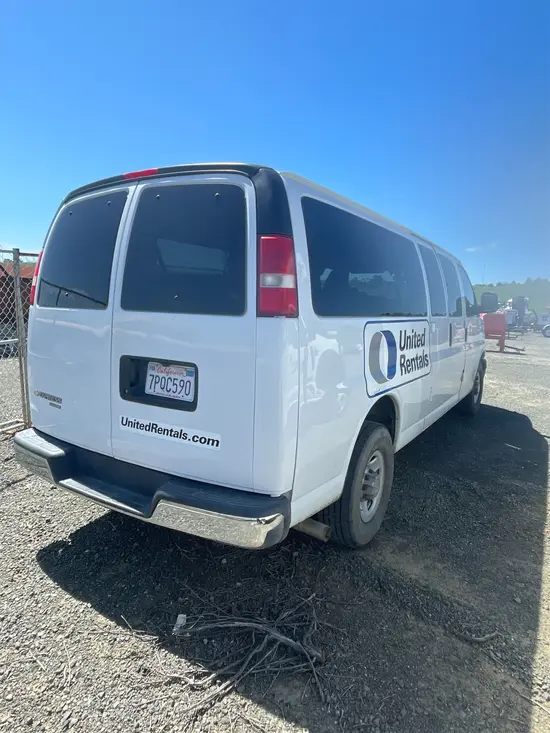 2016 CHEVROLET 3500EXTLSGRWD Vehicle