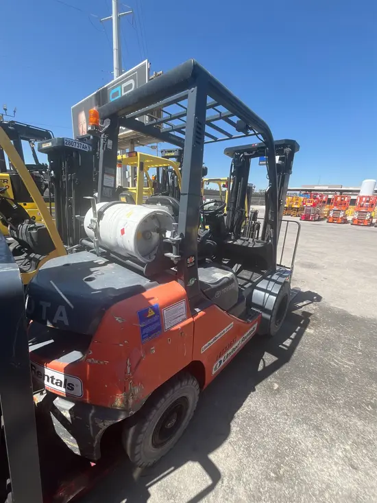 2018 Toyota 8FGU25 Warehouse Forklift