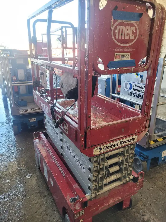 2018 MEC MICRO 19 Scissor Lift