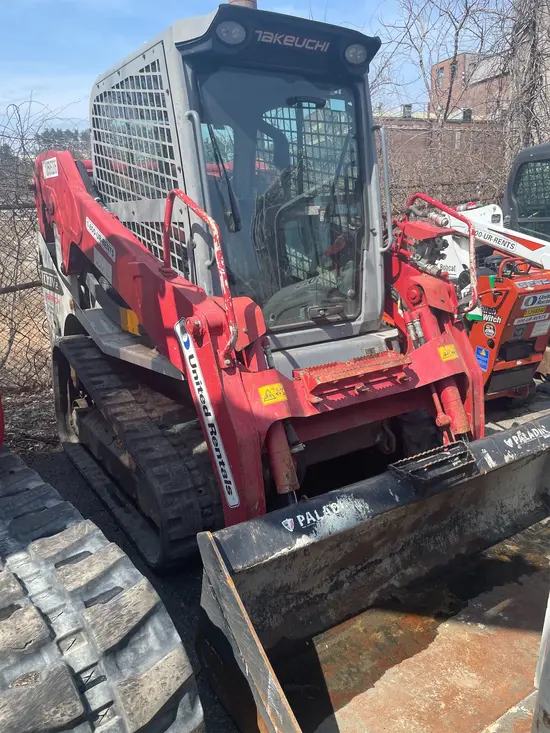 2017 Takeuchi TL10V2-CR Track Loader