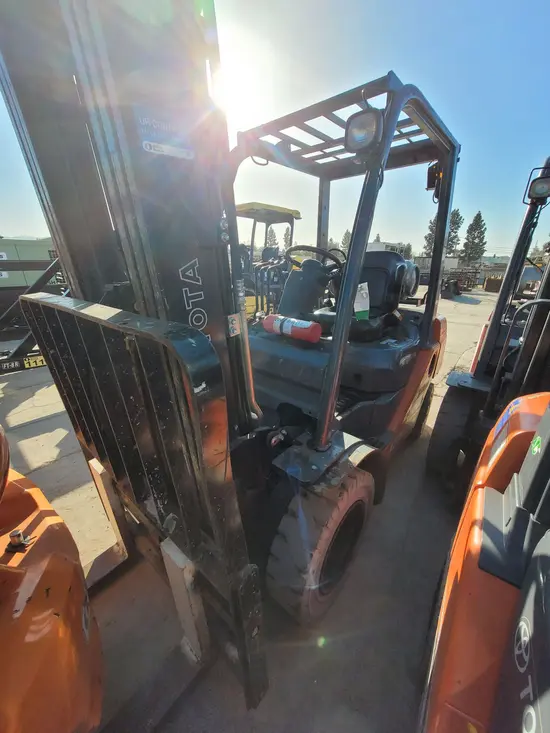 2017 Toyota 8FGU25 Warehouse Forklift