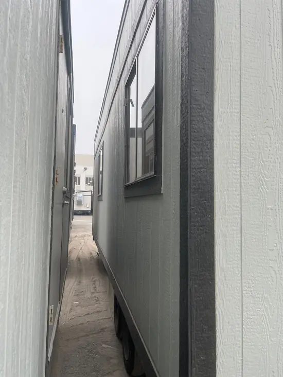 2008 PHOENIX MO 8 X 28 Office Trailer