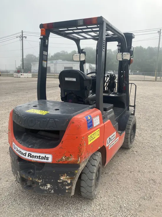 2016 Toyota 8FDU30 Warehouse Forklift