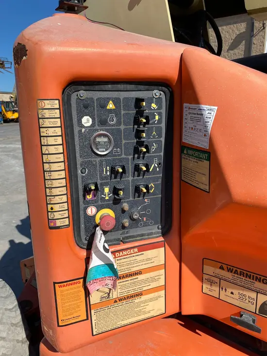 2013 JLG E400AJPN Articulating Boom Lift