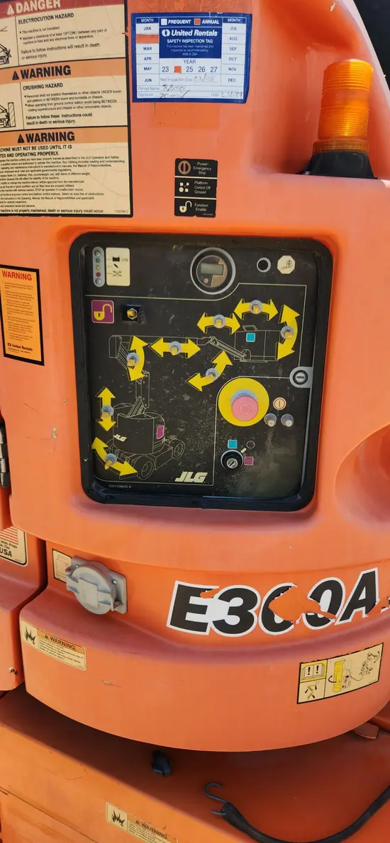 2014 JLG E300AJP Articulating Boom Lift