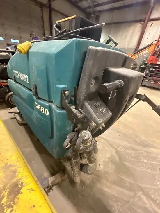 2017 Tennant M-5680 Scrubber