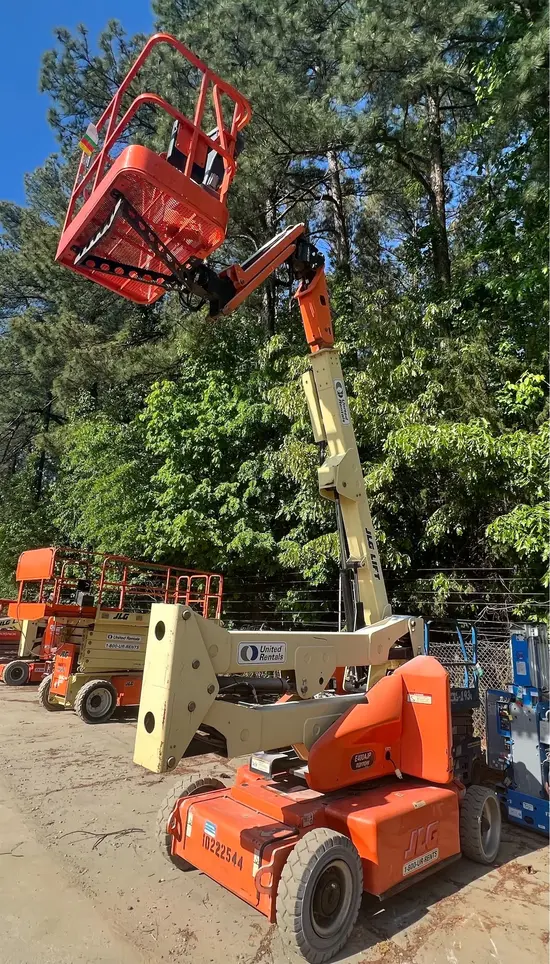 2014 JLG E400AJPN Articulating Boom Lift