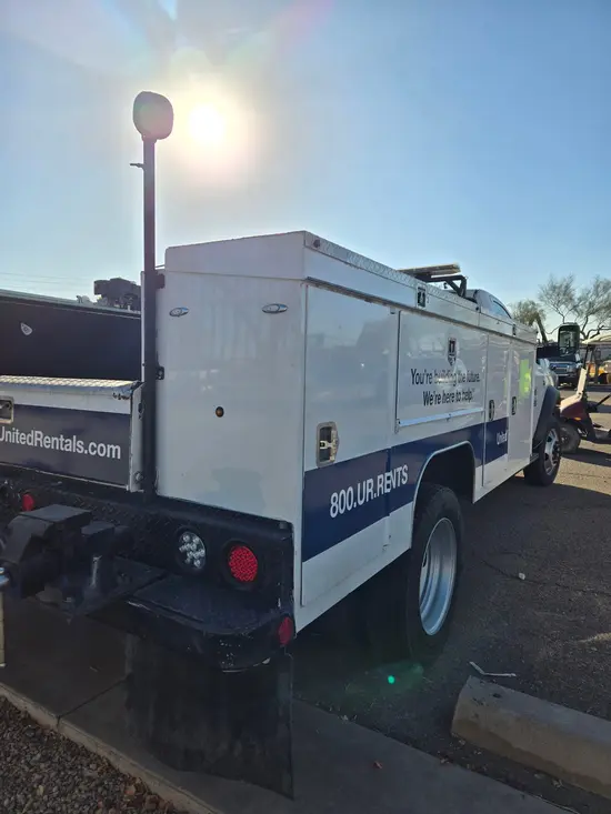 2022 Dodge 5500REGSTDRWD