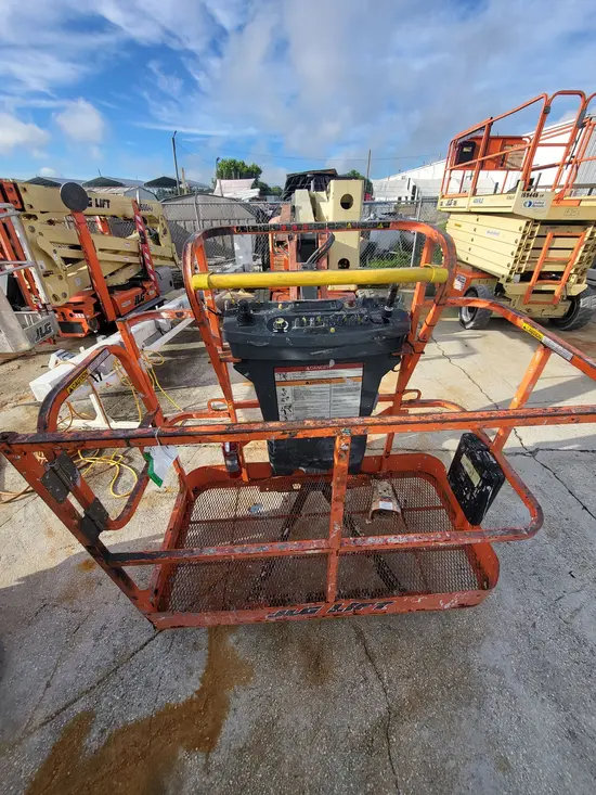 2016 JLG E450AJ Articulating Boom Lift