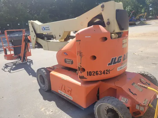 2014 JLG E400AJPN Articulating Boom Lift