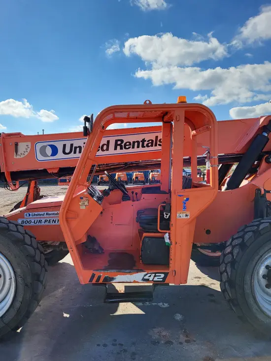 2017 SKYTRAK 8042 Forklift