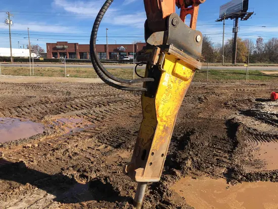 2014 Atlas Copco MB750 Attachment