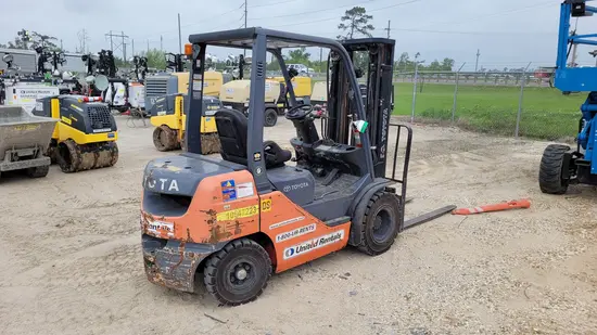 2017 Toyota 8FDU25 Warehouse Forklift