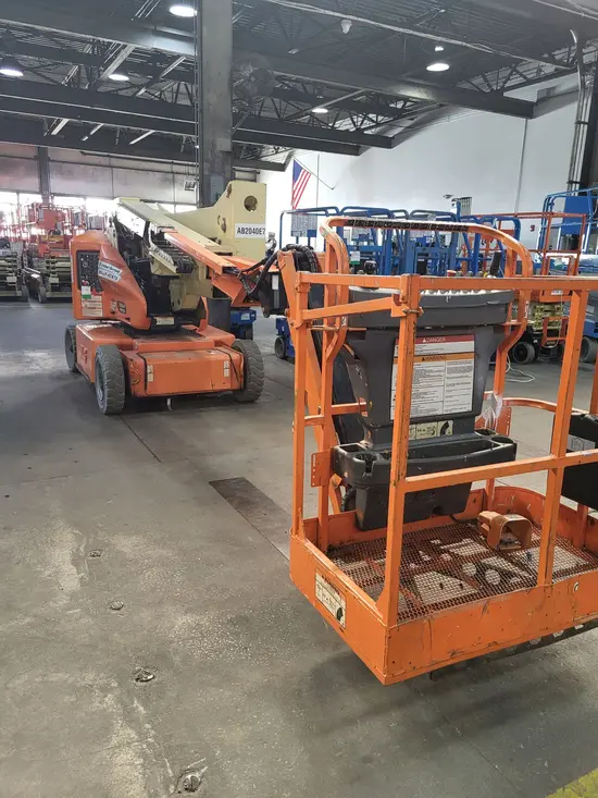 2014 JLG E400AJPN Articulating Boom Lift