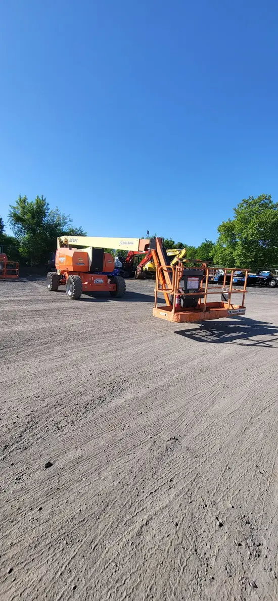 2015 JLG 800AJ Articulating Boom Lift
