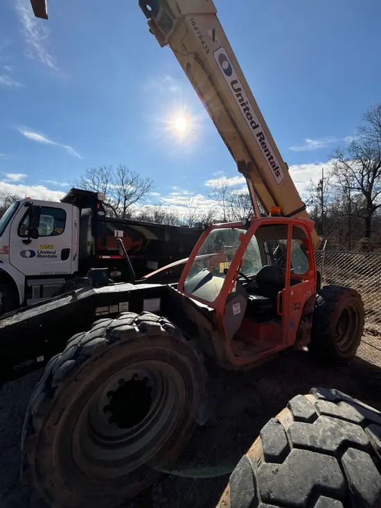 2016 JLG 1055 Forklift