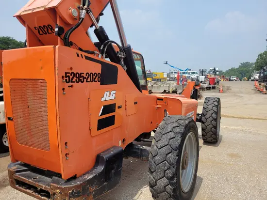 2015 SKYTRAK 8042 Forklift