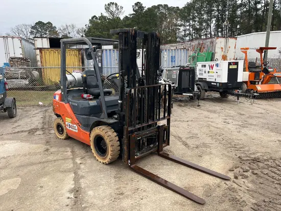 2017 Toyota 8FGU25 Warehouse Forklift