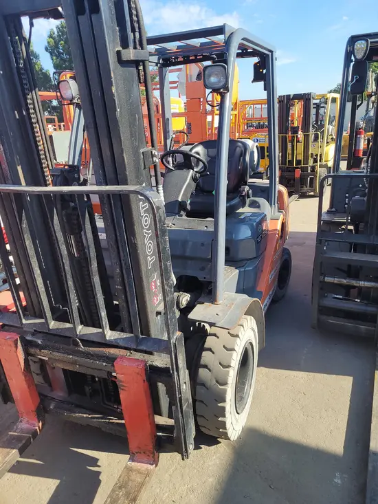 2018 Toyota 8FGU25 Warehouse Forklift