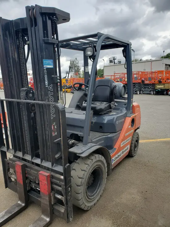 2017 Toyota 8FGU25 Warehouse Forklift