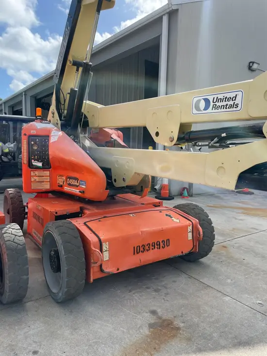 2015 JLG E450AJ Articulating Boom Lift