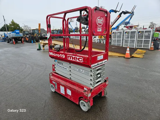 2018 MEC MICRO 19 Scissor Lift