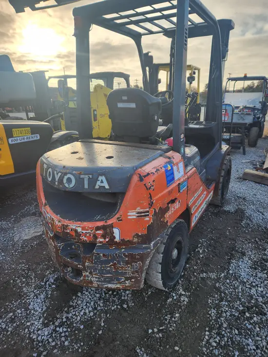 2018 Toyota 8FDU30 Warehouse Forklift