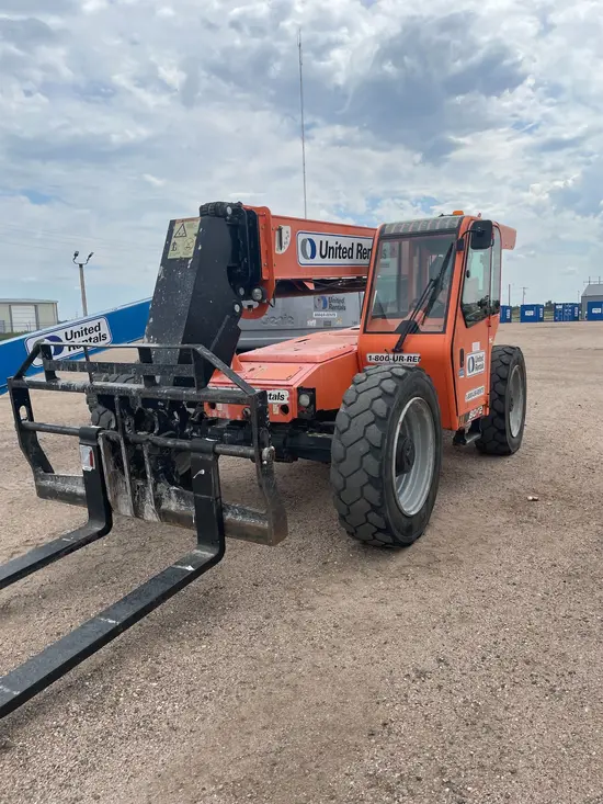 2017 SKYTRAK 8042 Forklift