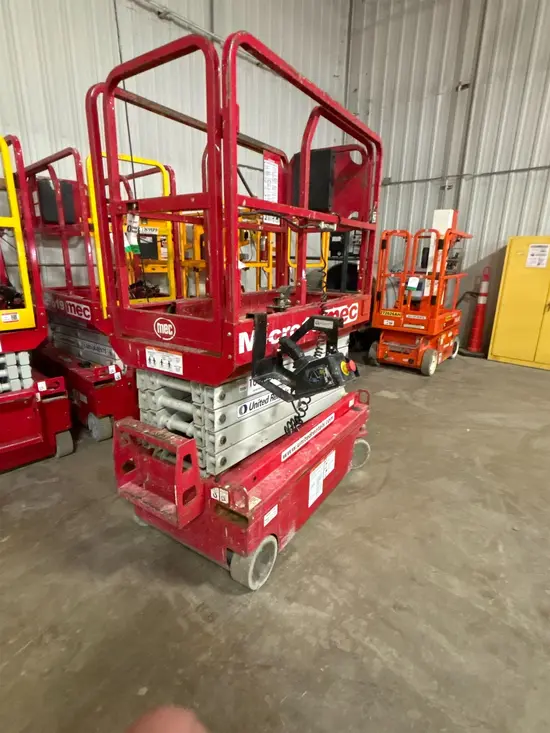 2018 MEC MICRO 19 Scissor Lift