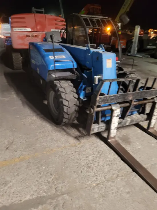 2017 Genie GTH-5519 Forklift