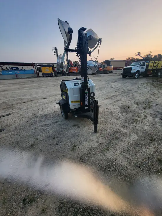 2018 Allmand NIGHT LIGHT V Towable Light Tower